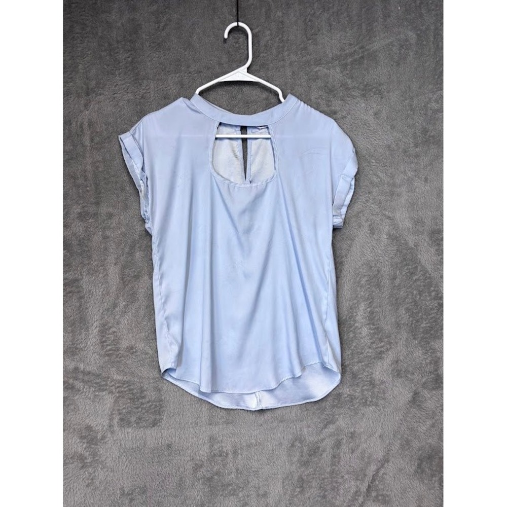 SO Light Blue Top Keyhole Neckline Cap Sleeve‎ Blouse Size Medium